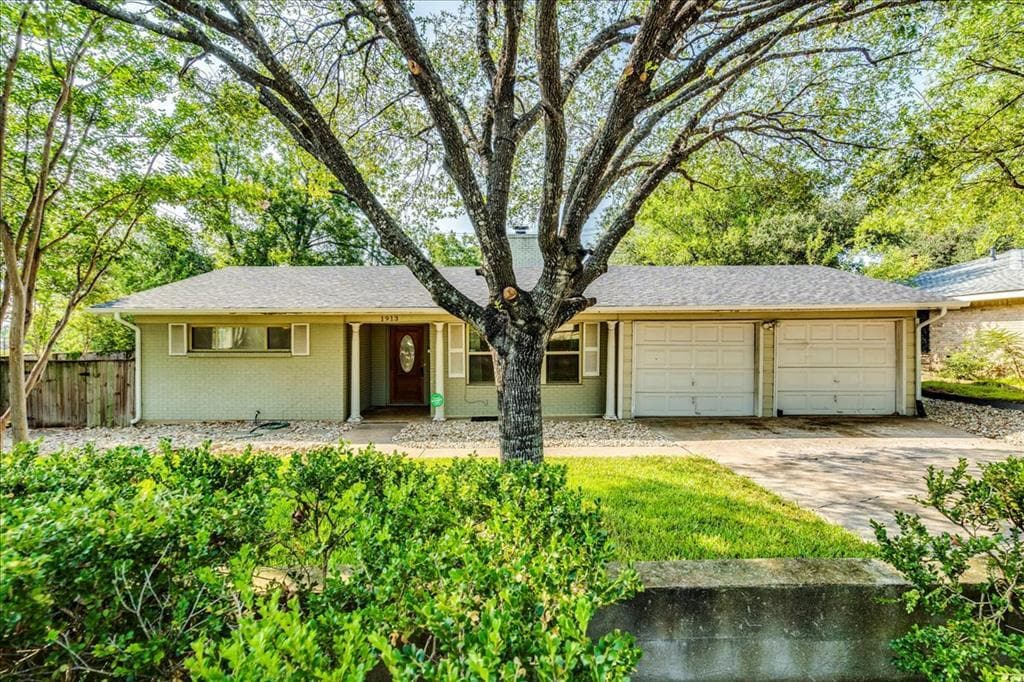 Foto principal - 1913 Rogge Ln