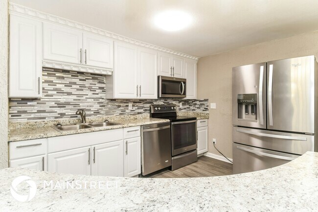 Building Photo - 2091 Luana Dr E