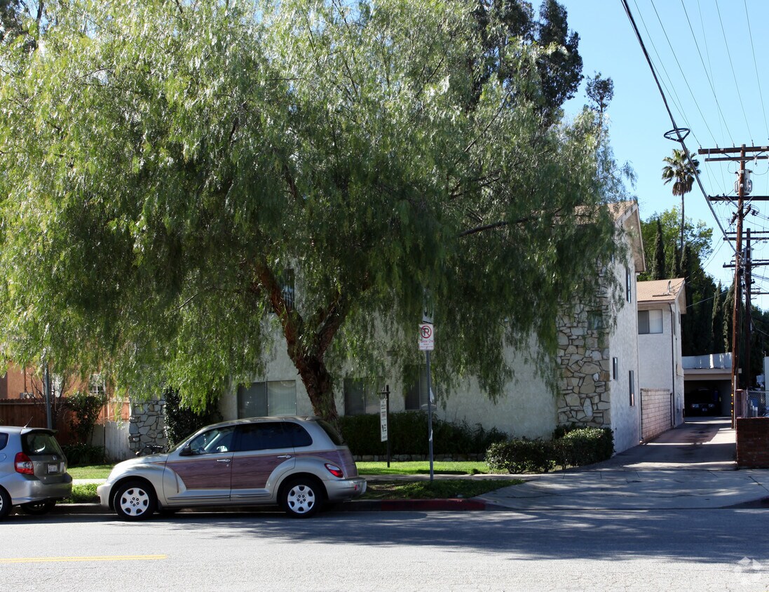 Primary Photo - 5353 Canoga Ave