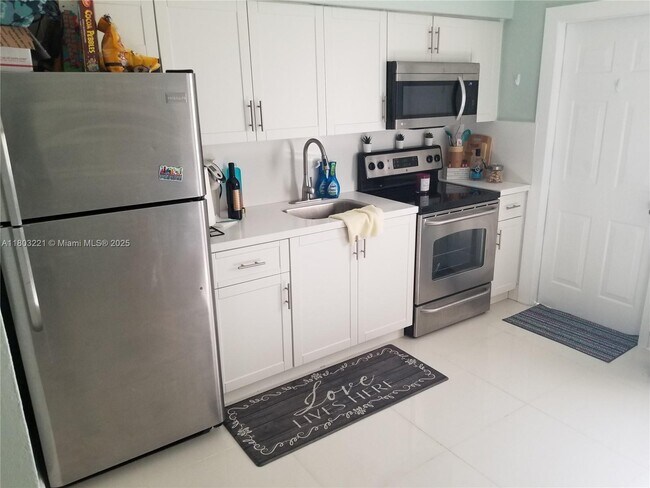 Foto del edificio - 277 NW 75th St