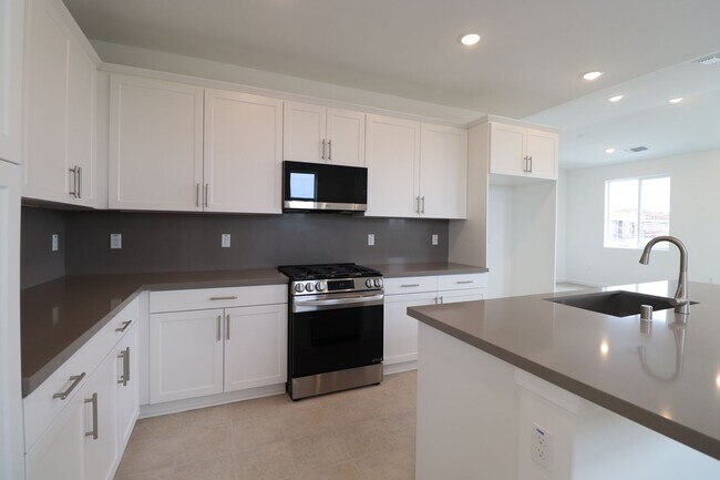 Building Photo - 1713 River Vis