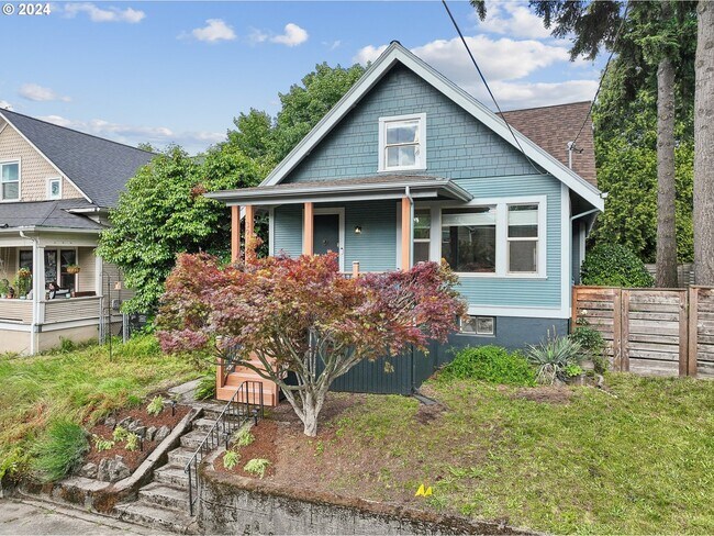 Building Photo - 3916 N Albina Ave