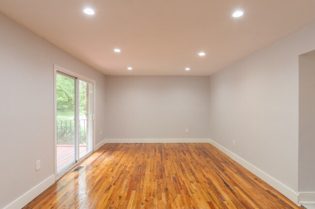 Foto del edificio - 1903 Country Ln