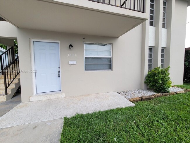 Building Photo - 3425 SW 89th Ave