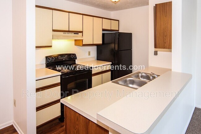 Foto del edificio - 4381 Village Pkwy Cir W