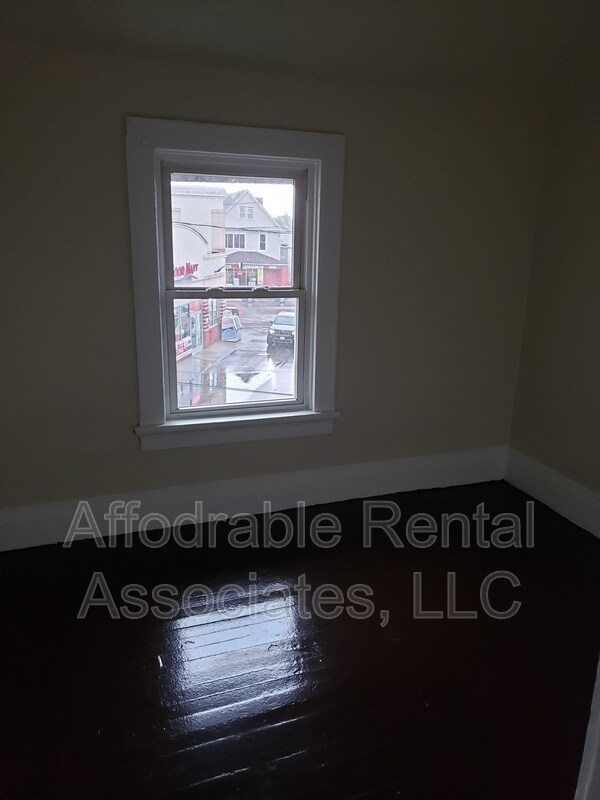 Building Photo - 1719 S 14th St