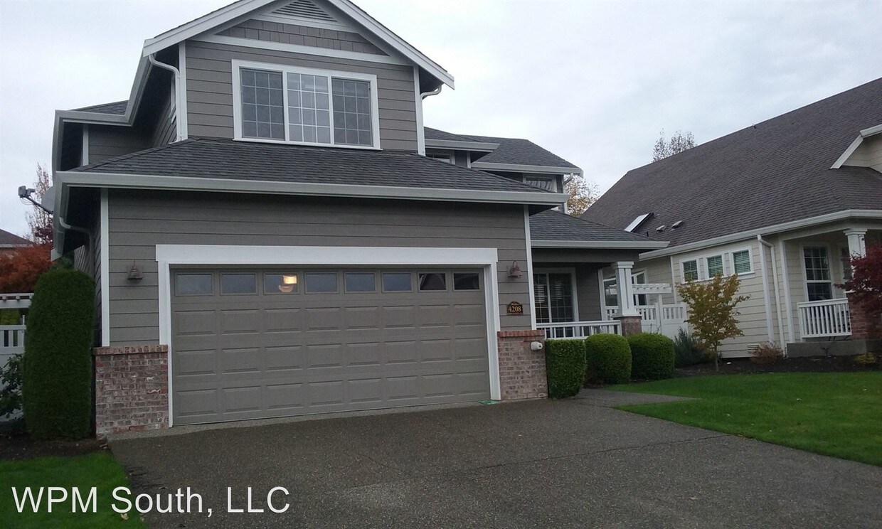 Foto principal - 4208 Fairwood Blvd NE