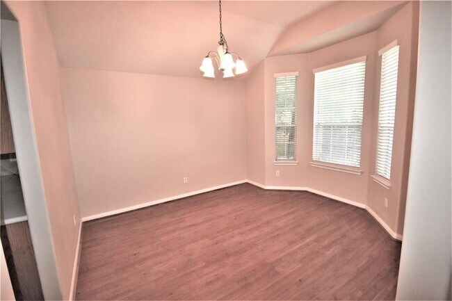 Foto del edificio - 3733 Breckenridge Dr