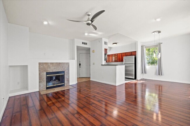 Building Photo - Spacious Open-Concept Summerlin Home with Balcony, Fireplace & Ensuite Bedrooms