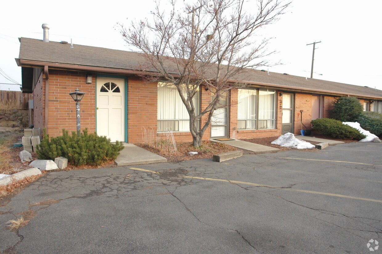 Building Photo - 911 S 48th Ave