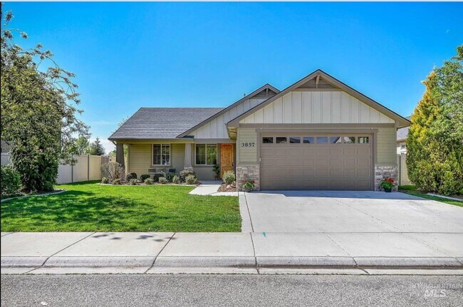 Building Photo - 3857 E Tahiti Dr
