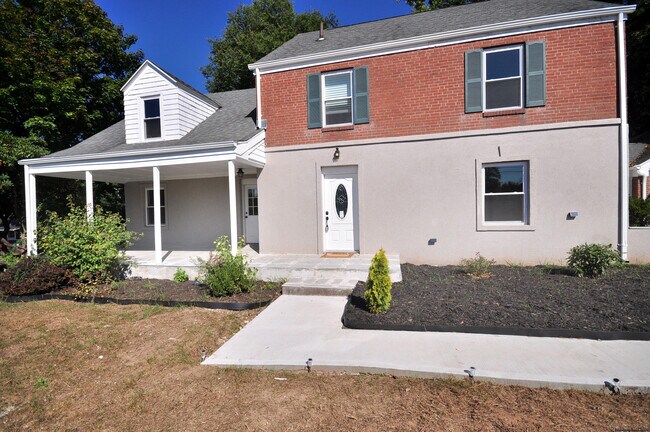 Foto del edificio - 1062 Pleasant Valley Rd