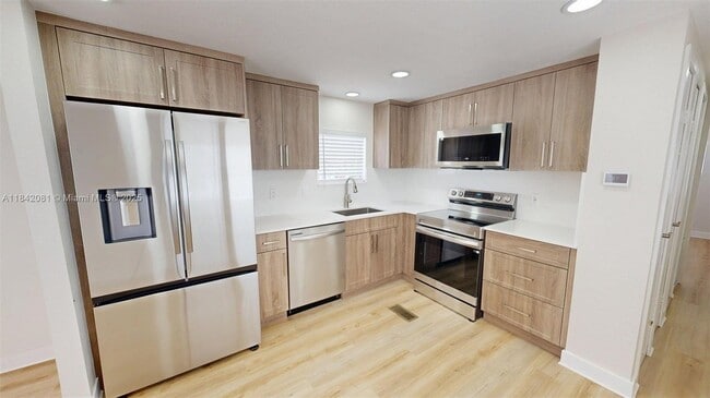 Building Photo - 135 Hilson Ct