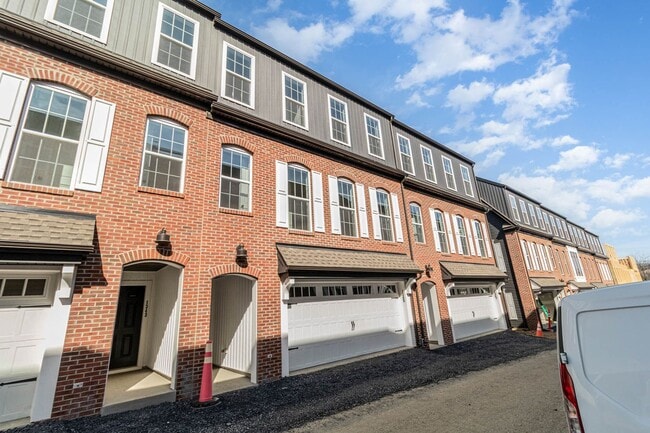 Building Photo - Newly Built Mechanicsburg School District ...