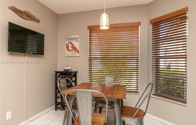 Foto del edificio - 3 br, 2.5 bath House - 7610 Pinewalk Dr S ...