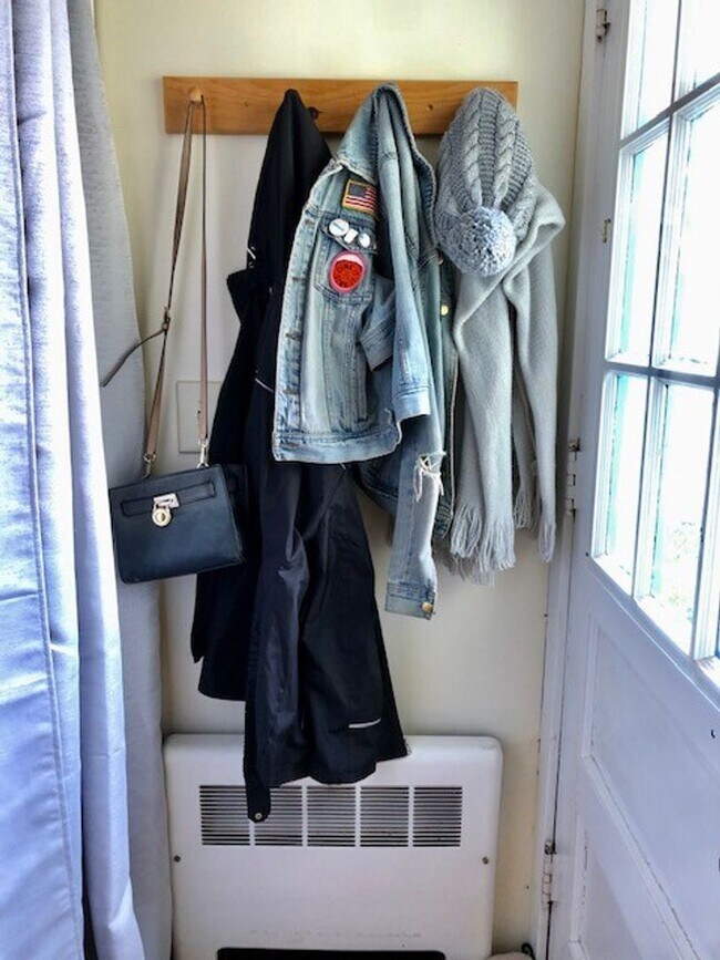 Foto del edificio - AVAIL. 3/15: 2 Bed/1 Bath: Amesbury, MA