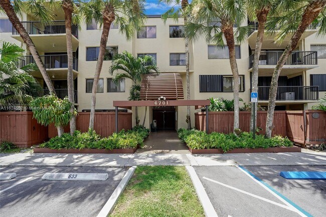Building Photo - 6701 SW 116th Ct