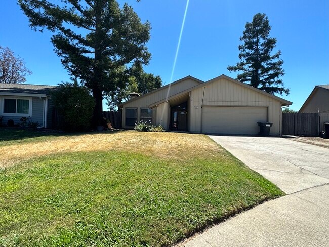 Foto del edificio - Charming 2 bedroom 2 bathroom home located in south Sacramento!