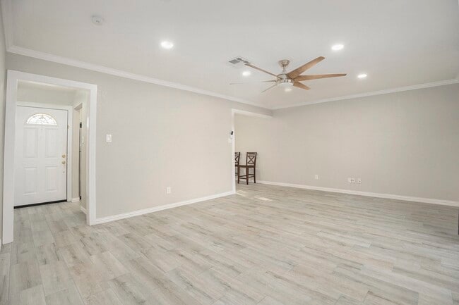Foto del edificio - 702 Reynolds Ave