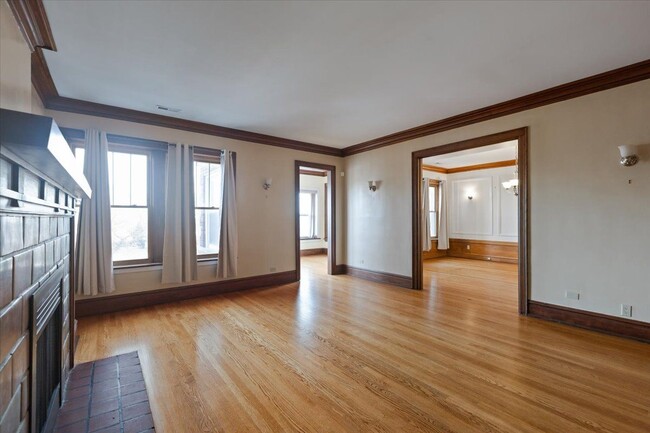 Building Photo - 7216 S South Shore Dr