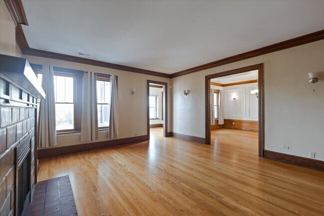 Foto del edificio - 7216 S South Shore Dr