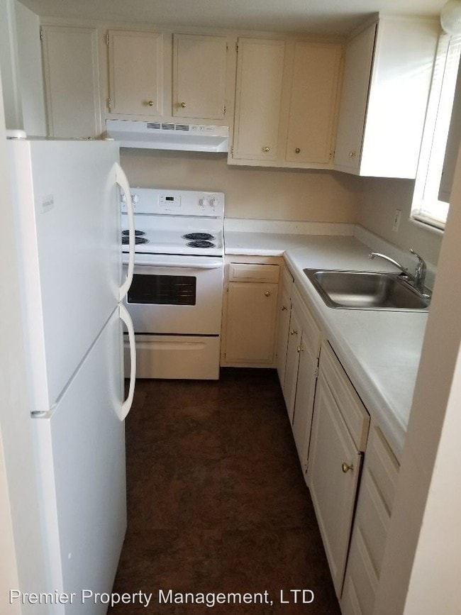 Foto del edificio - 120 Riverside Ct