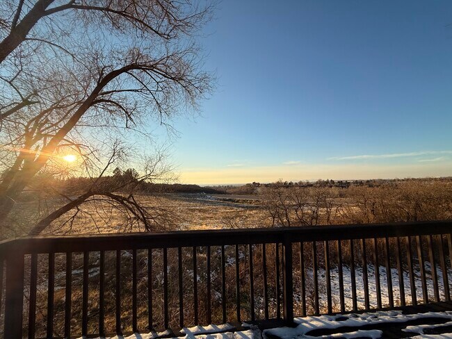 Foto del edificio - 643 Woodridge Dr