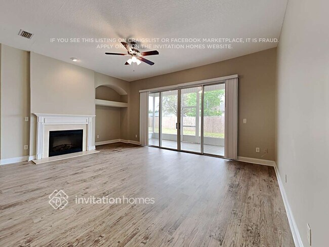 Foto del edificio - 671 Mandy Oaks Dr