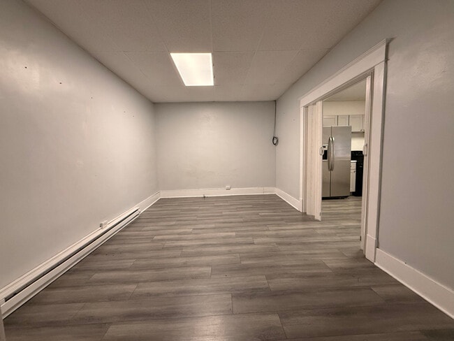 Building Photo - 211 5th St