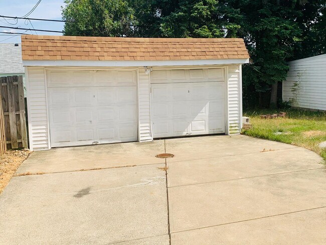 Foto del edificio - 11804 Fordham Rd