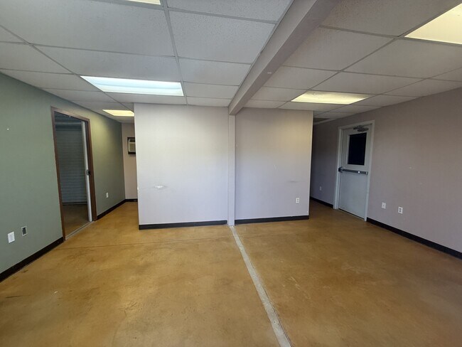 Building Photo - 23063 Texas 46STE 2-3
