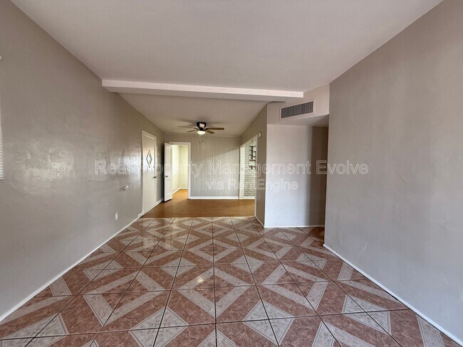 Building Photo - 4141 N 29th Ave