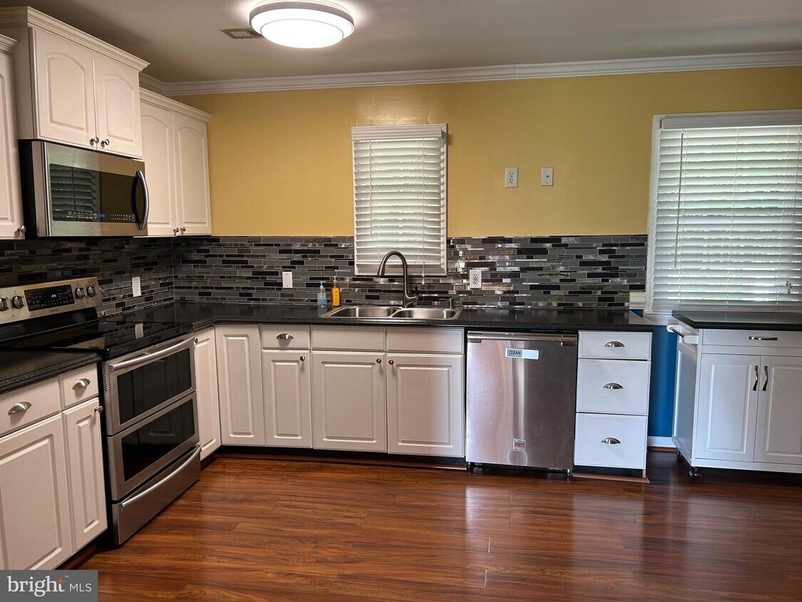 9538 James Madison Pkwy, King VA 22485 House Rental in King