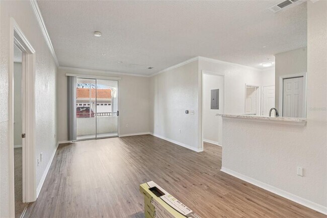 Building Photo - 18001 Richmond Pl Dr