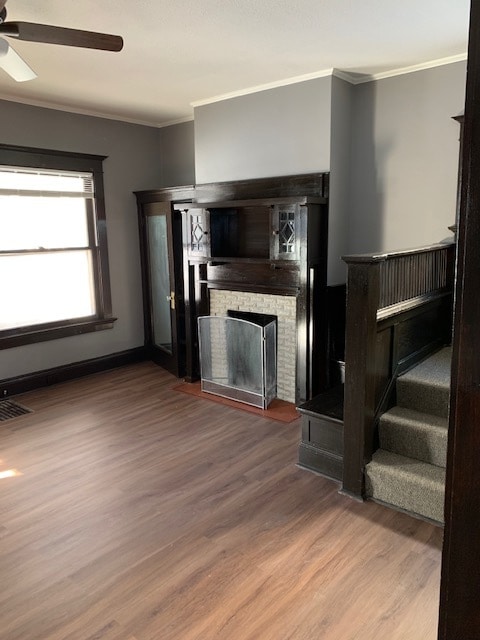 Lots of character built in seating and fireplace - 2648 Robinwood Ave