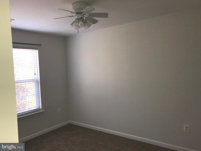 Building Photo - 2257 Forsythia Dr