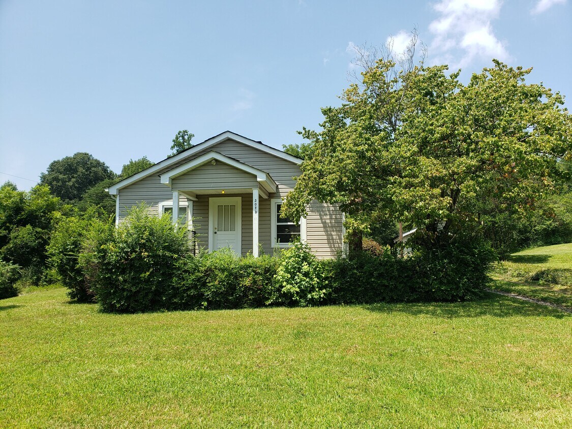 3025 State Park Rd, Greenville, SC 29609 House Rental in Greenville