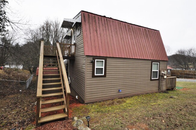 Building Photo - 1693 Chatuge Shores