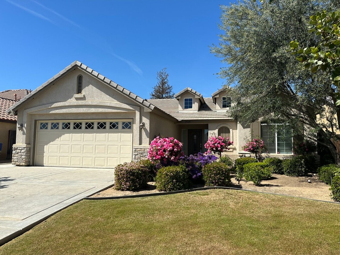 13620 Scafell Pike St, Bakersfield, CA 93314 House Rental in