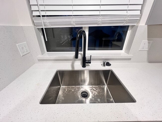 Foto del edificio - 1340 Homestead Rd