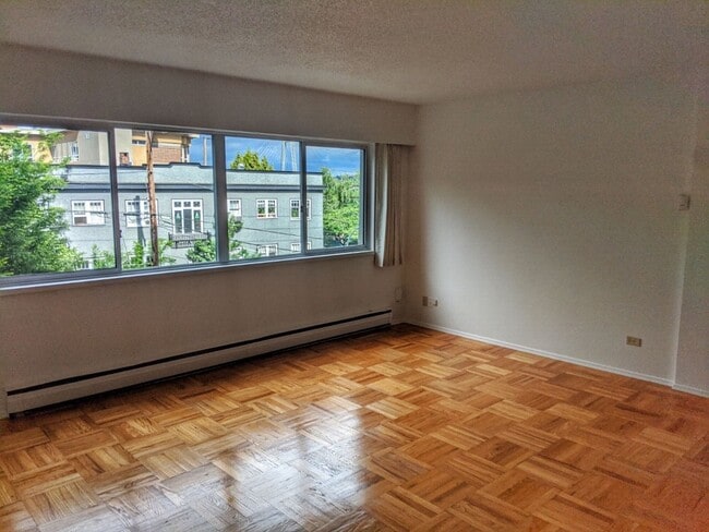 Living room - 52 4th St