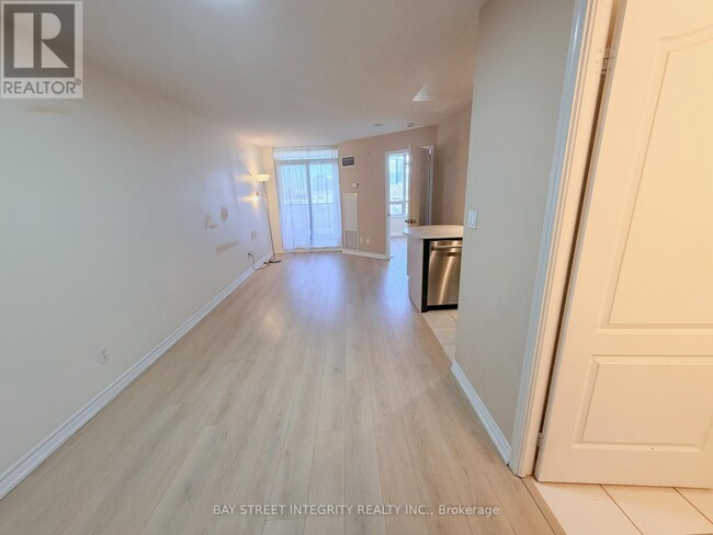 Building Photo - 8 Rean Dr