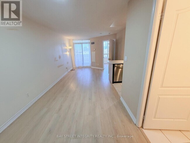 Photo du bâtiment - 8 Rean Dr