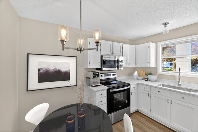 Foto del edificio - Bay Meadows Apts