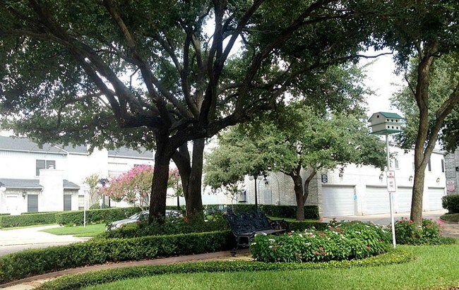 Building Photo - 7371 Regency Square Ct
