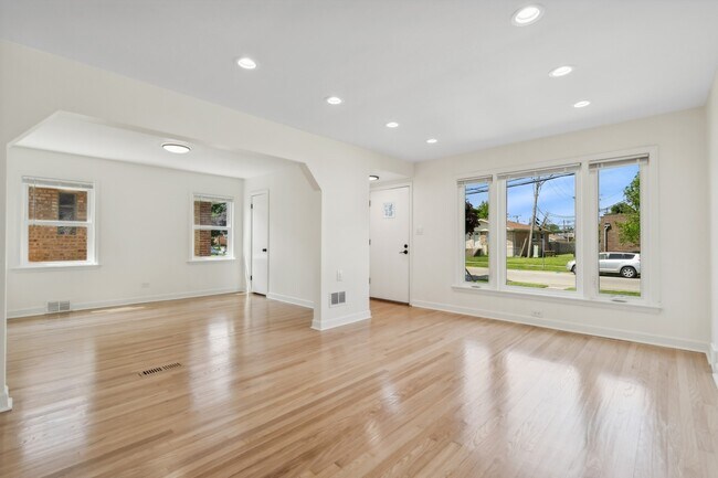 Foto del edificio - 4725 Thatcher Ave