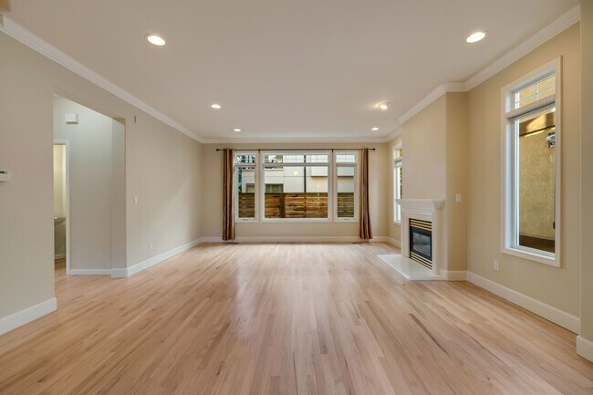 Foto del edificio - 6215 101st Ct NE