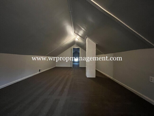 Foto del edificio - Home Available!