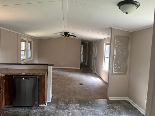Building Photo - 3 Bedroom Singlewide Mobile Home