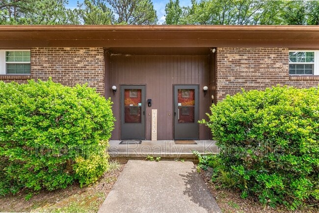 Building Photo - 8738 Gleason Dr